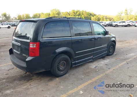 2010 Dodge Grand Caravan Sxt z USA, uszkodzony, nr VIN 2D4RN5DX4AR498274